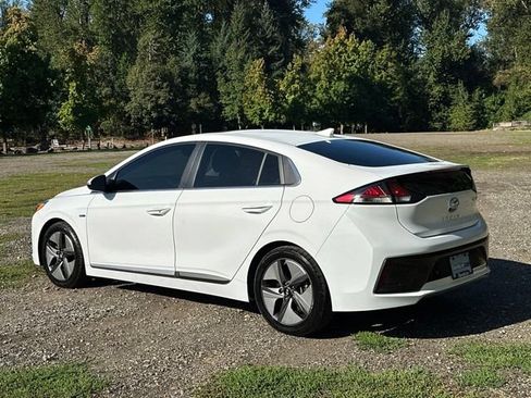 Used 2020 Hyundai Ioniq Limited FWD image 7