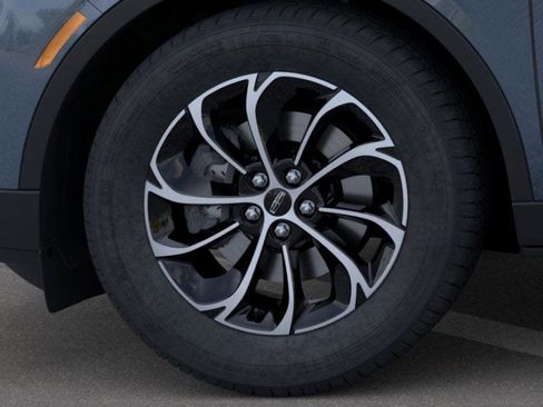 Used 2026 Lincoln Nautilus Premier AWD/4WD image 19