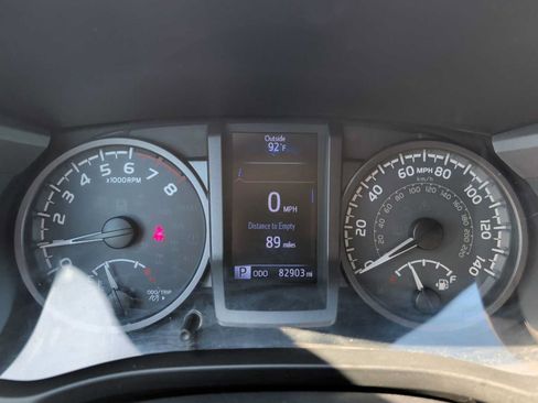 Used 2018 Toyota Tacoma TRD Sport RWD image 10