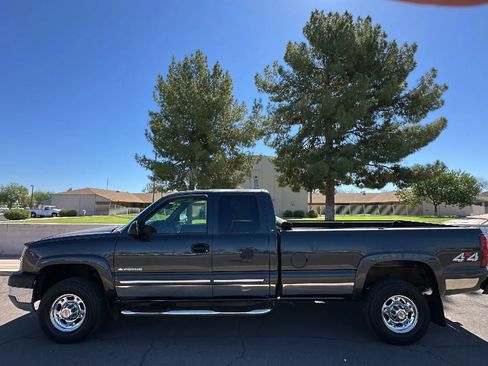 Used 2003 Chevrolet Silverado 2500 LS w/ Snow Plow Prep Package AWD/4WD image 1