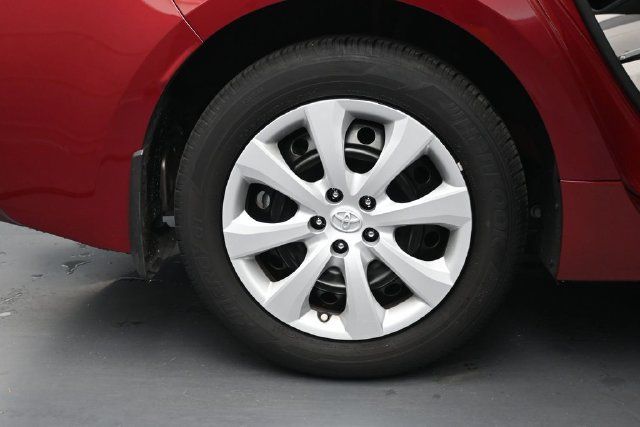 Used 2025 Toyota Corolla LE FWD image 33