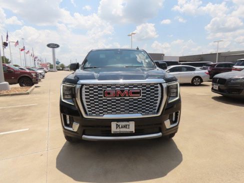 Used 2024 GMC Yukon XL Denali w/ Denali Reserve Package AWD/4WD image 4