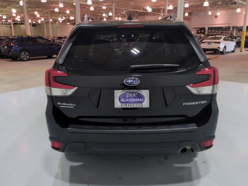 Certified 2023 Subaru Forester Premium AWD/4WD image 4