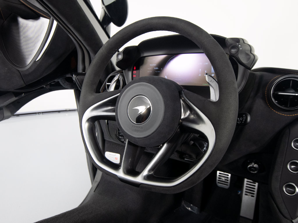 Used 2024 McLaren 750S Spider RWD image 29