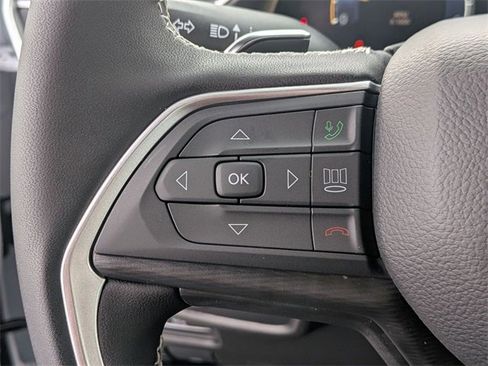 New 2025 Jeep Grand Cherokee Altitude image 20