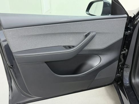 Used 2026 Tesla Model Y 2WD image 25