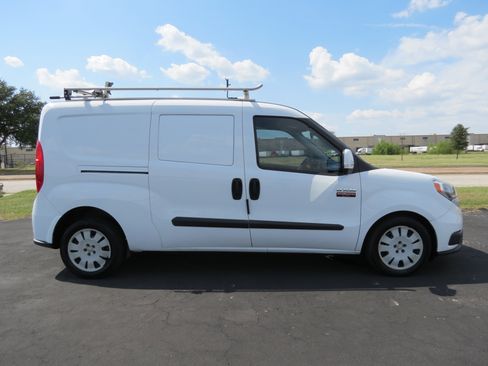 Used 2018 RAM ProMaster City Tradesman SLT image 4