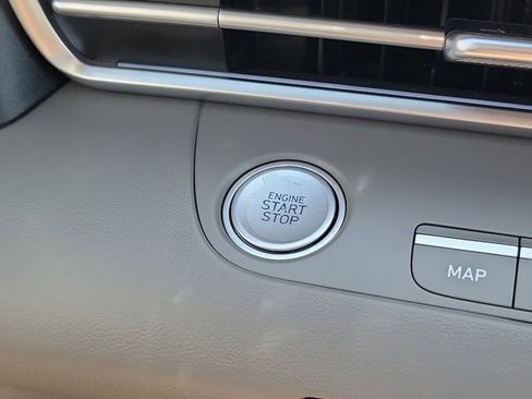 Certified 2025 Hyundai Elantra SEL FWD image 8