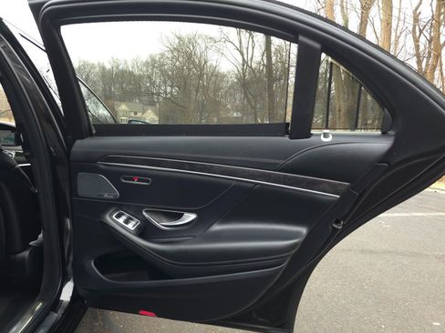 Used 2020 Mercedes-Benz S 560 4MATIC Sedan image 24