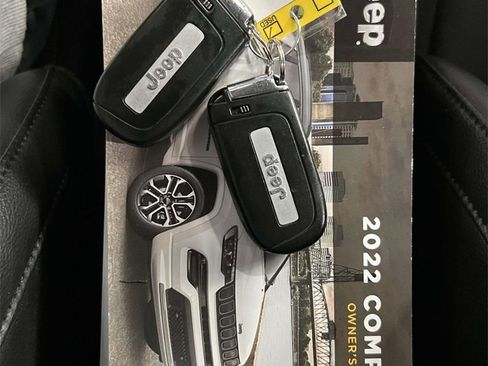 Used 2022 Jeep Compass Latitude image 35