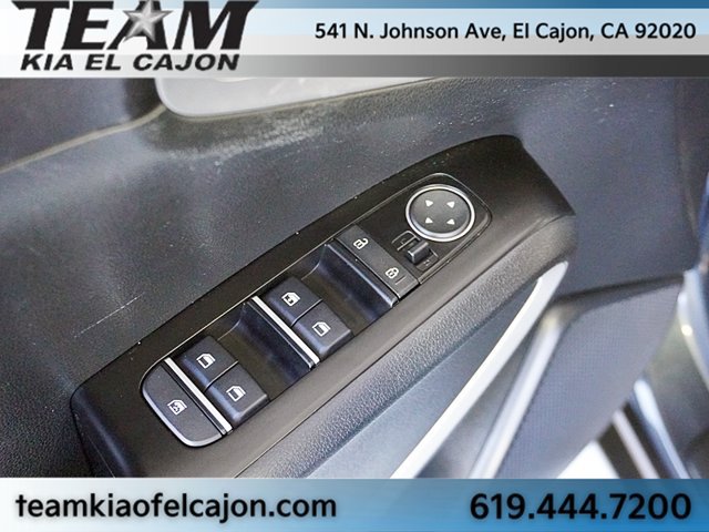 Certified 2025 Kia Soul LX w/ LX Technology Package FWD image 24