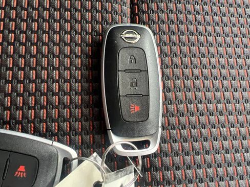 Certified 2025 Nissan Kicks SR AWD/4WD image 26