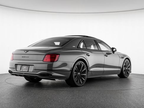 Used 2025 Bentley Flying Spur Plug-In Hybrid AWD/4WD image 9