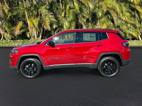 New 2026 Jeep Compass Latitude image 2