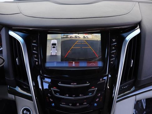 Used 2019 Cadillac Escalade ESV Premium Luxury image 51