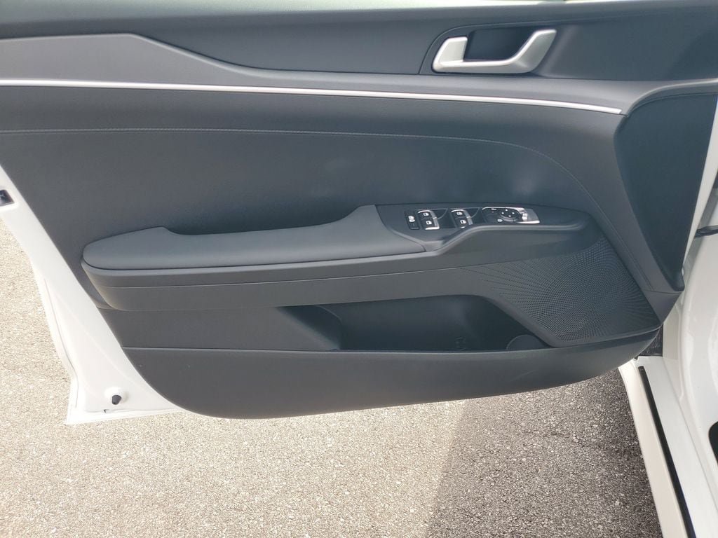 New 2026 Kia K5 LXS FWD image 8