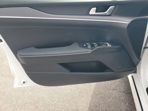 New 2026 Kia K5 LXS FWD image 8