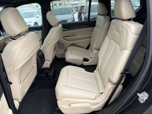 Used 2024 Jeep Grand Cherokee L Limited w/ Luxury Tech Group II image 25