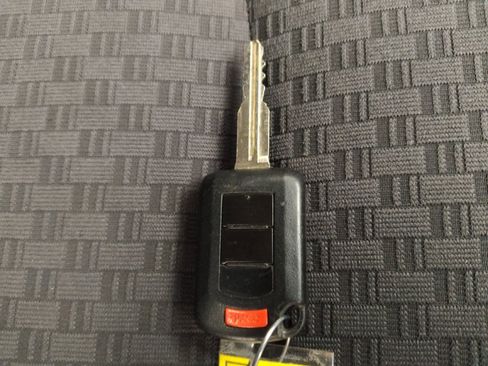 Used 2020 Mitsubishi Mirage ES image 32