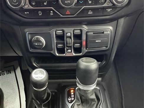 Certified 2022 Jeep Gladiator Sport image 22