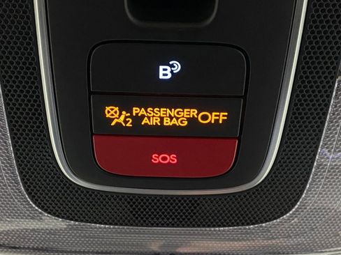 Used 2025 Hyundai Elantra SEL image 29