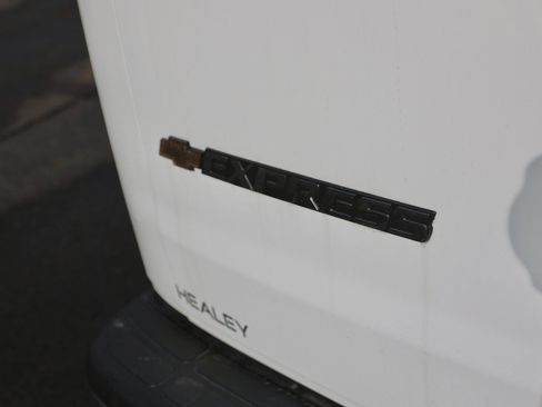 Used 2024 Chevrolet Express 2500 w/ Driver Convenience Package image 10