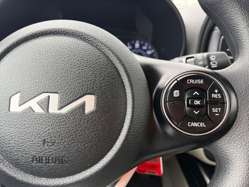 Used 2022 Kia Soul LX FWD image 25