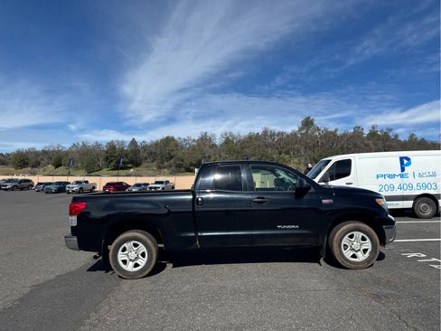 Used 2012 Toyota Tundra 4x4 Double Cab w/ Tow Pkg image 4