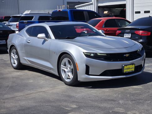Used 2019 Chevrolet Camaro LT image 3
