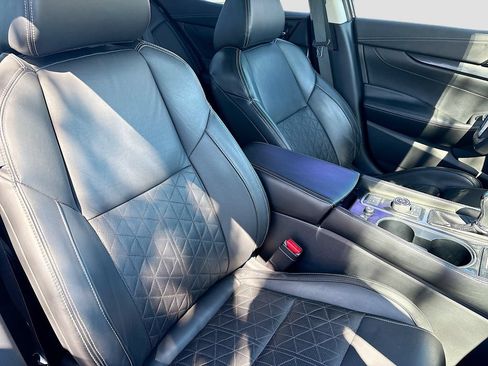 Used 2022 Nissan Maxima Platinum w/ Sport Mat Group FWD image 30