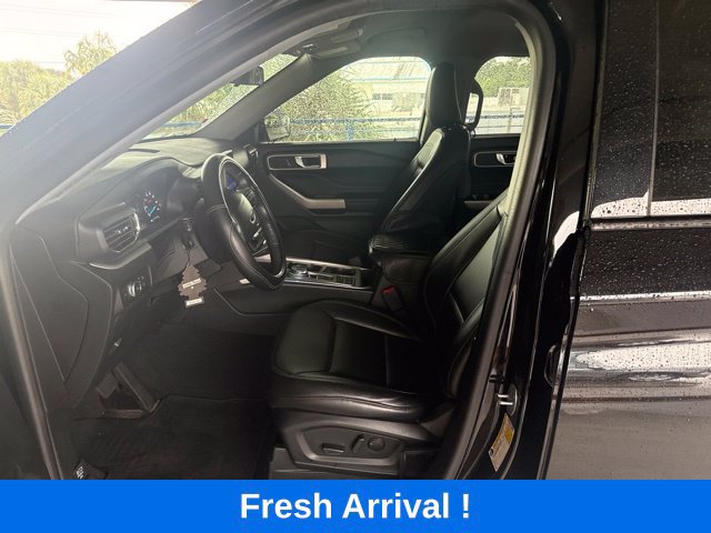 Used 2022 Ford Explorer XLT w/ Equipment Group 202A RWD image 2
