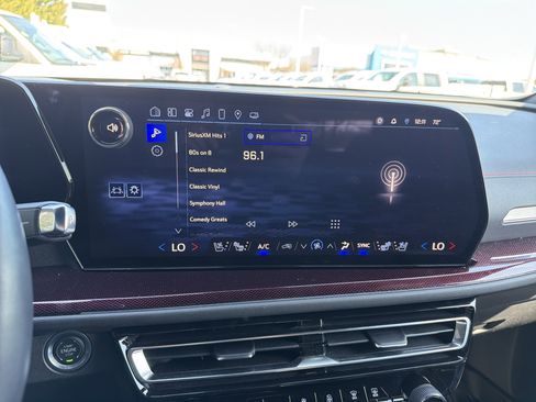 Used 2025 Chevrolet Traverse RS w/ LPO, Floor Liner Package image 23