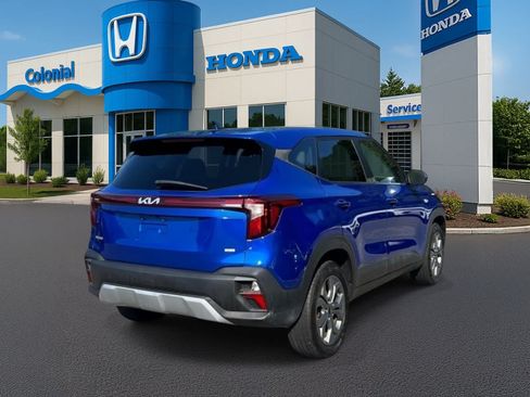 Used 2024 Kia Seltos LX AWD/4WD image 6