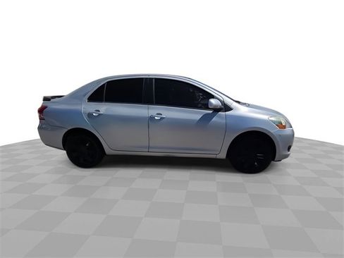 Used 2012 Toyota Yaris Sedan image 9