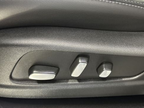 Used 2024 Cadillac XT5 Premium Luxury FWD image 15