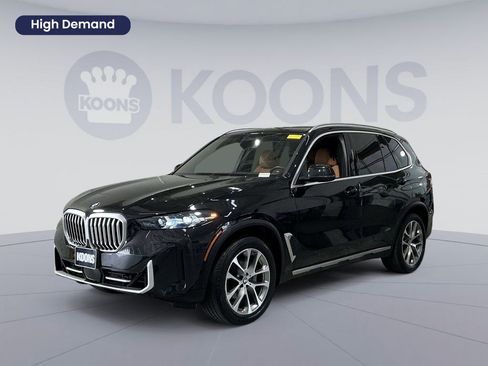 Used 2024 BMW X5 xDrive40i w/ Parking Assistance Package AWD/4WD image 1