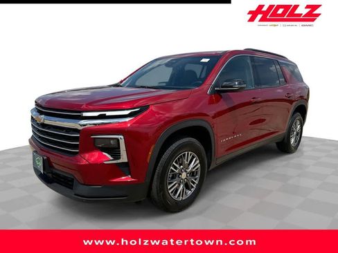 Certified 2025 Chevrolet Traverse LT AWD/4WD image 1