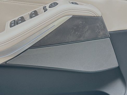 New 2026 BMW X7 M60i image 25