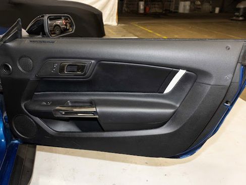 Used 2022 Ford Mustang Shelby GT500 w/ Carbon Fiber Track Pack image 55