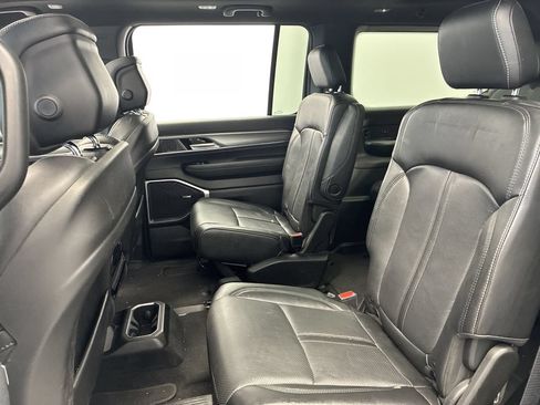 Used 2023 Jeep Wagoneer Series II AWD/4WD image 26