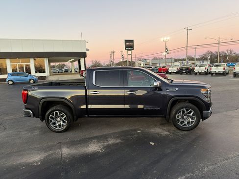 Used 2022 GMC Sierra 1500 SLT image 4