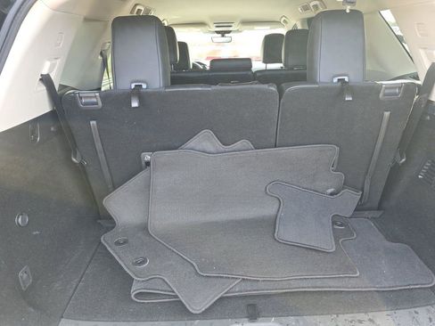 Used 2024 Nissan Pathfinder SL image 24