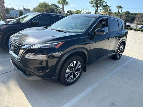 Used 2023 Nissan Rogue SV FWD image 3