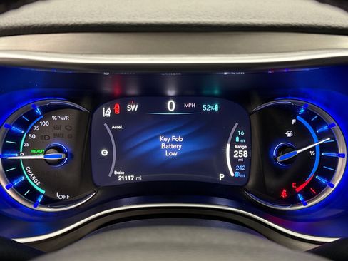 Used 2022 Chrysler Pacifica Limited w/ S Appearance Package image 13