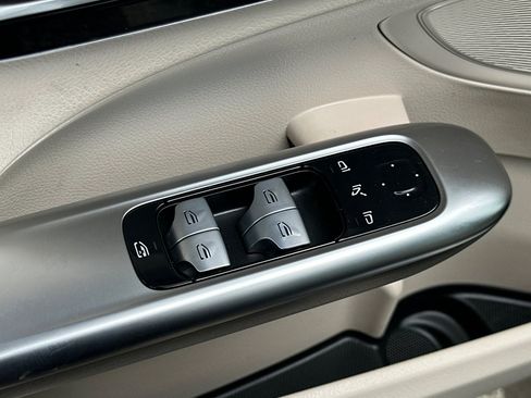 Used 2024 Mercedes-Benz C 300 Sedan image 14
