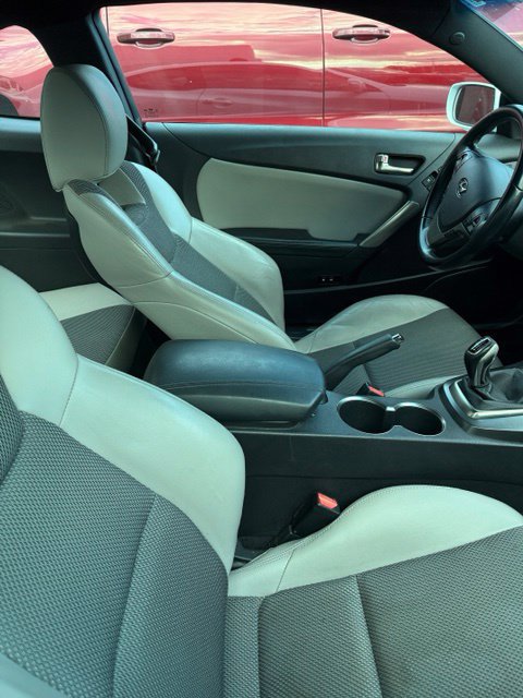Used 2016 Hyundai Genesis 3.8 RWD image 9