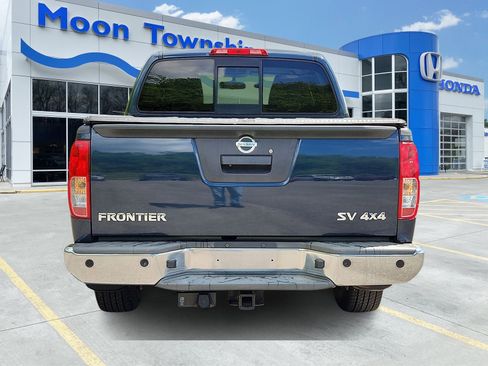 Used 2016 Nissan Frontier SV w/ SV Value Truck Package AWD/4WD image 5
