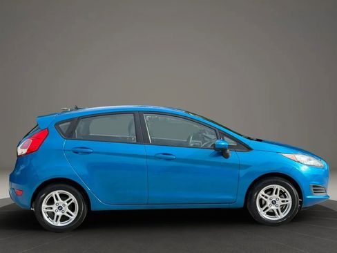 Used 2017 Ford Fiesta SE FWD image 2