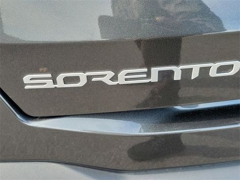 Used 2025 Kia Sorento EX image 8