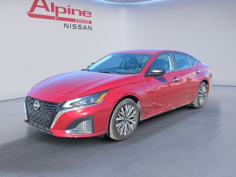 Used 2025 Nissan Altima 2.5 SV image 1